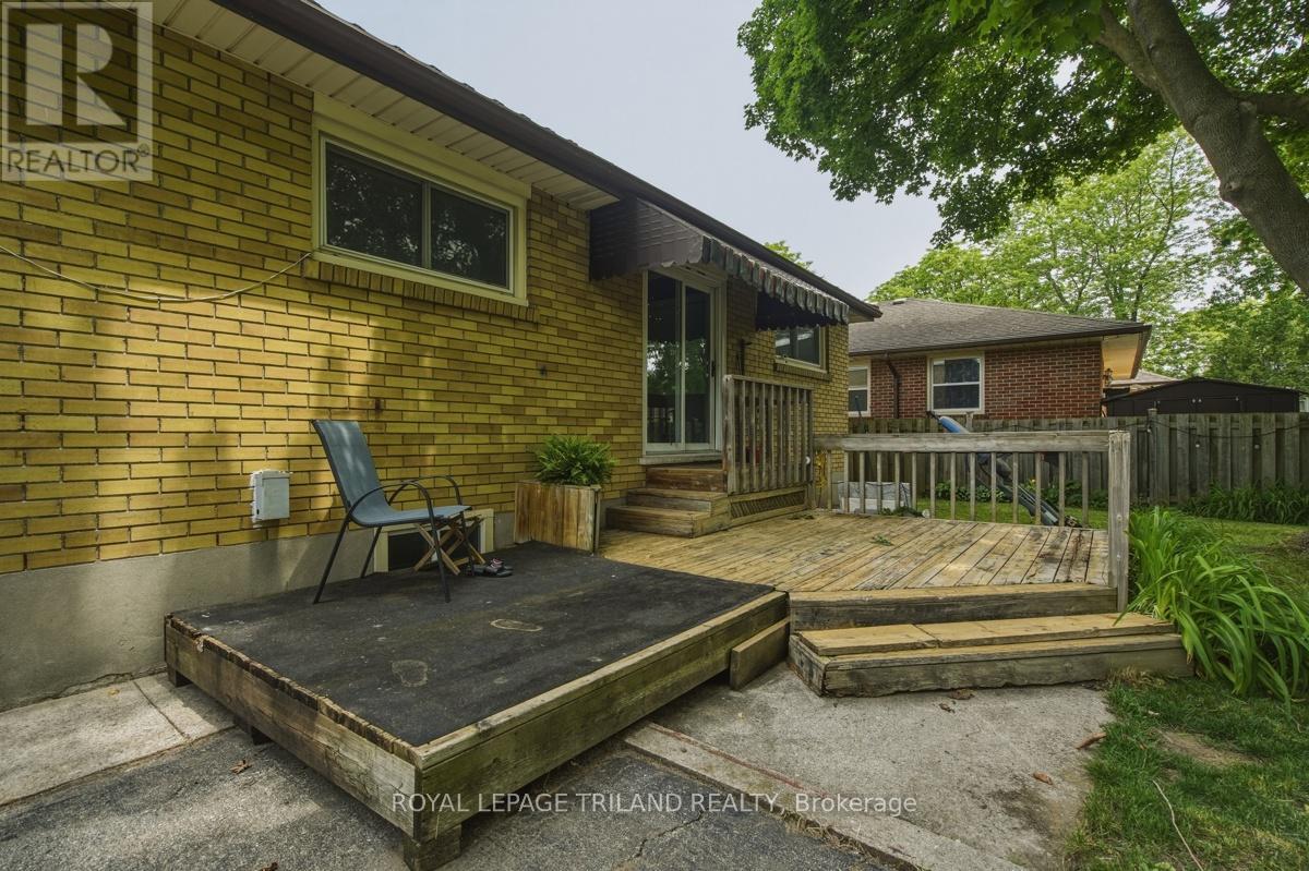 1505 MCLARENWOOD TERRACE - 33