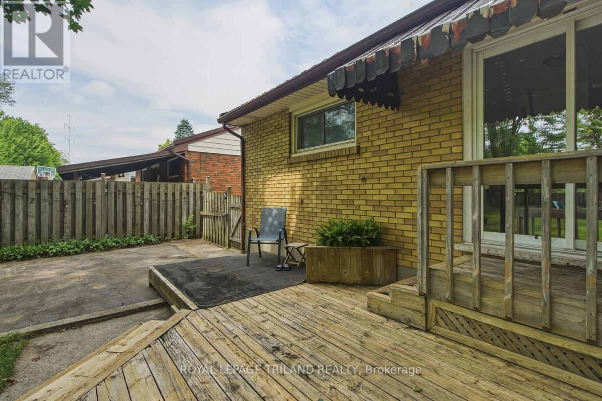 1505 MCLARENWOOD TERRACE - 34
