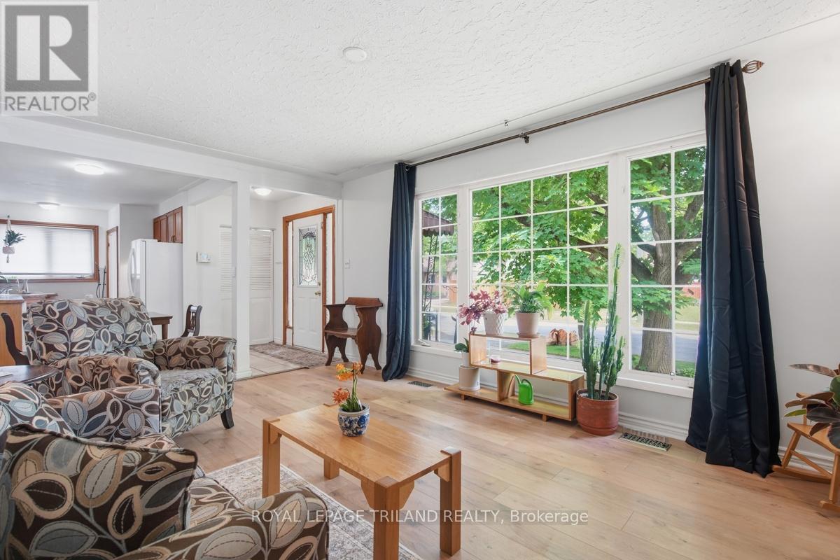 1505 MCLARENWOOD TERRACE - 6