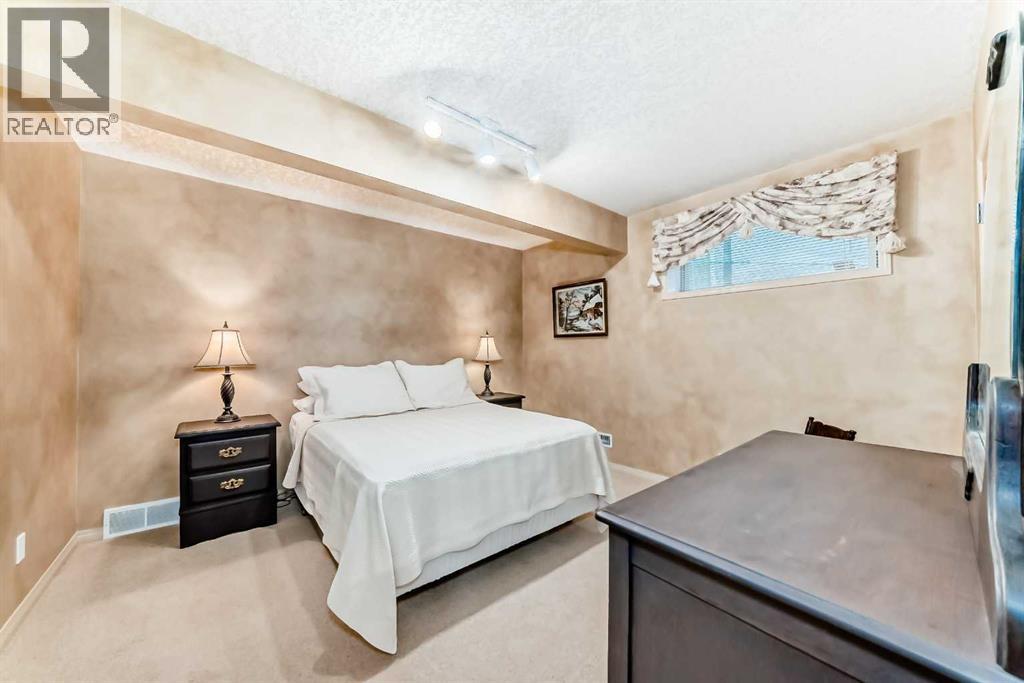 62 Chapala Crescent SE — photo 35