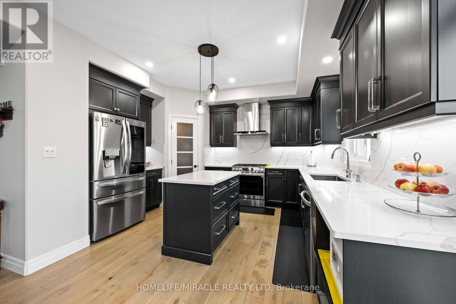 61 RAYCROFT DRIVE - 17