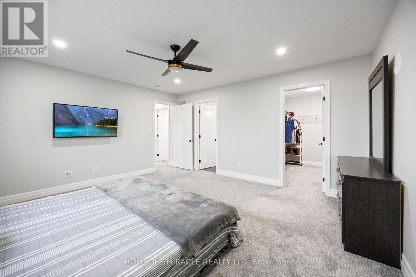 61 RAYCROFT DRIVE - 33