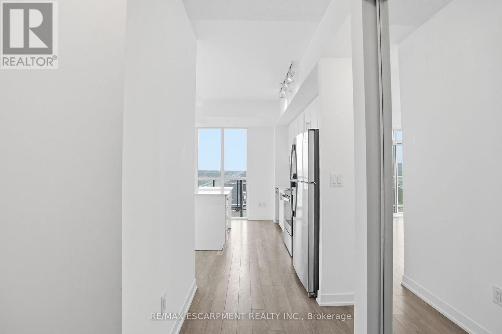 #1201 550 NORTH SERVICE ROAD - 7