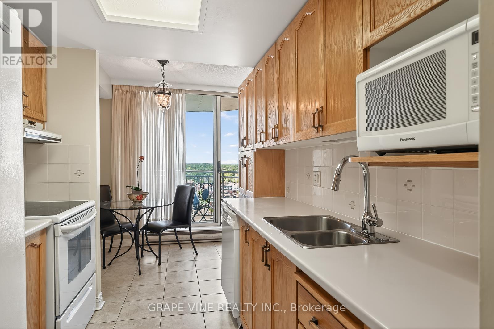 2 Bed, 2 Bath House for Sale in Ottawa – 1115 – 100 GRANT CARMAN DRIVE, Ottawa – MLS# X13428662 - Image 14