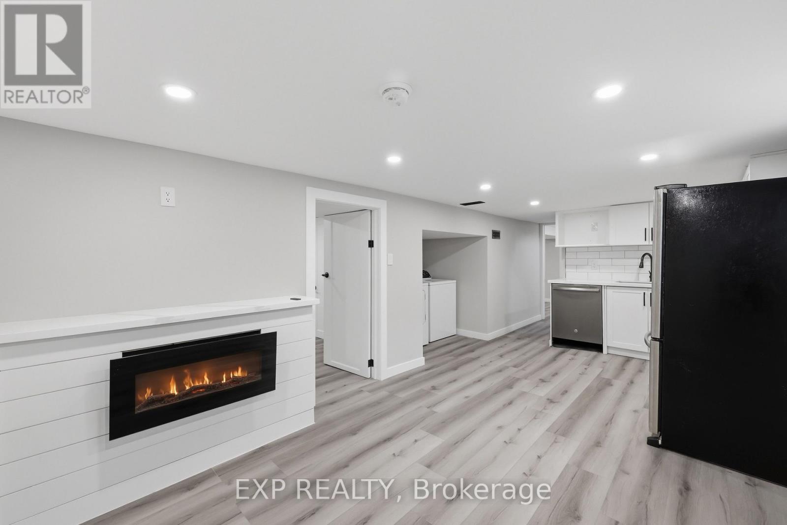70 MACKAY AVENUE - 18
