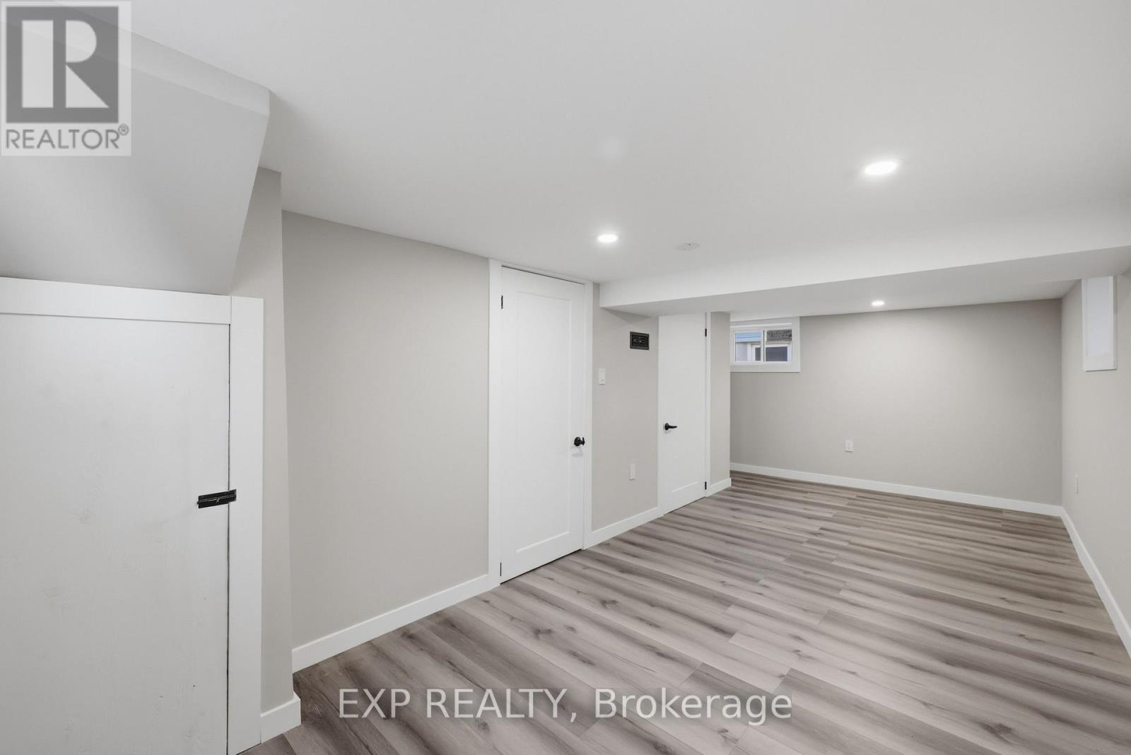 70 MACKAY AVENUE - 24