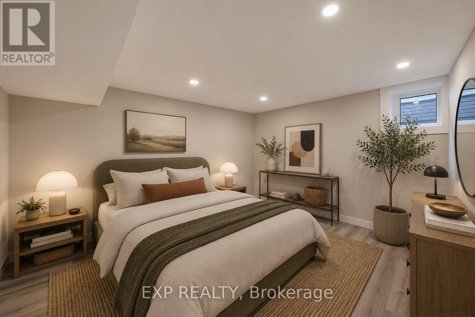 70 MACKAY AVENUE - 29