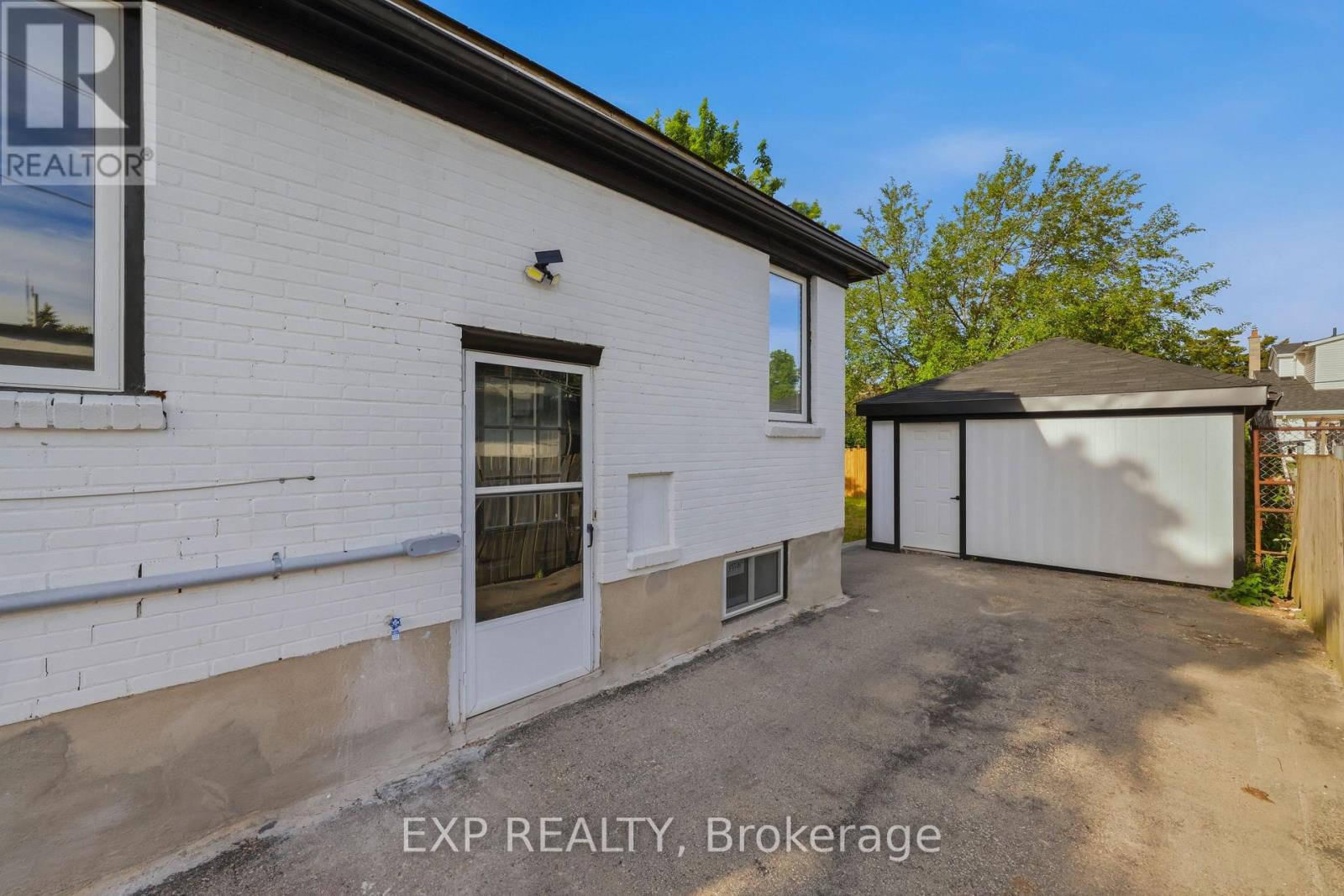 70 MACKAY AVENUE - 32