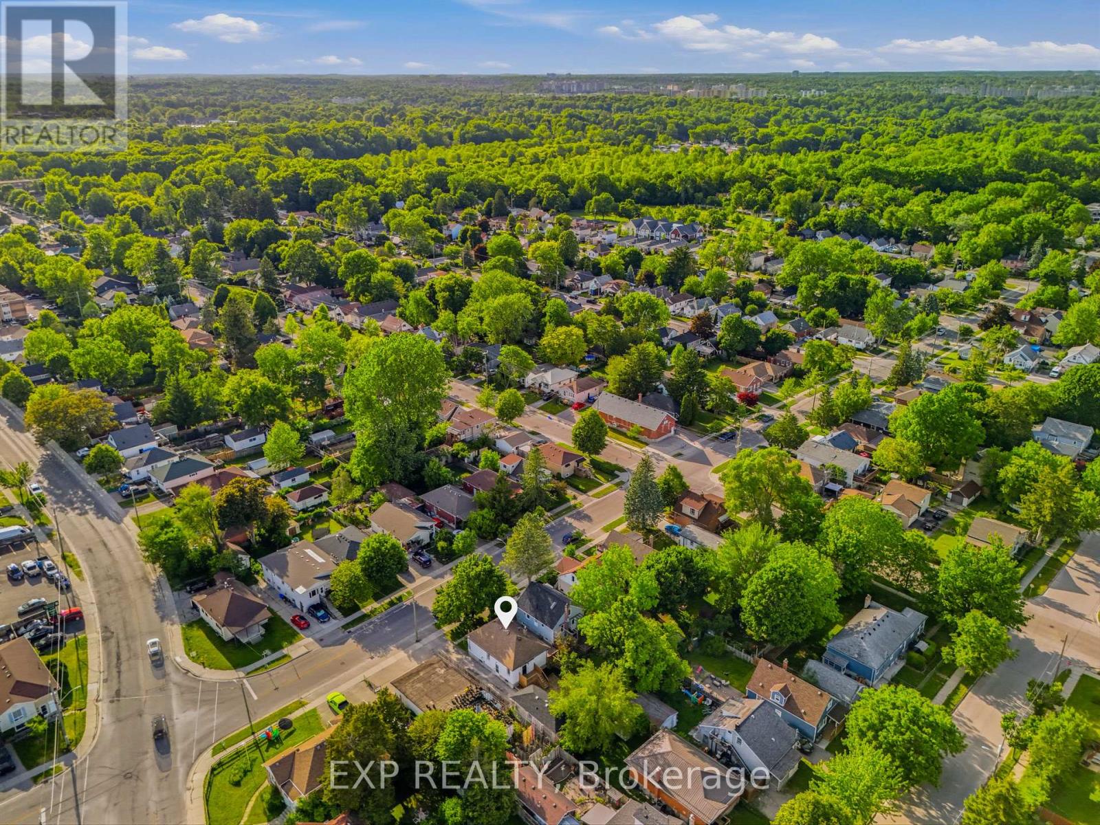 70 MACKAY AVENUE - 37