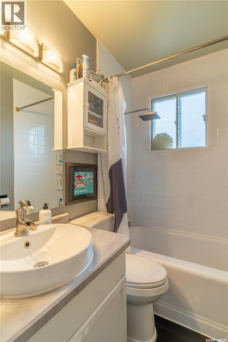 2112 York AVENUE — photo 10