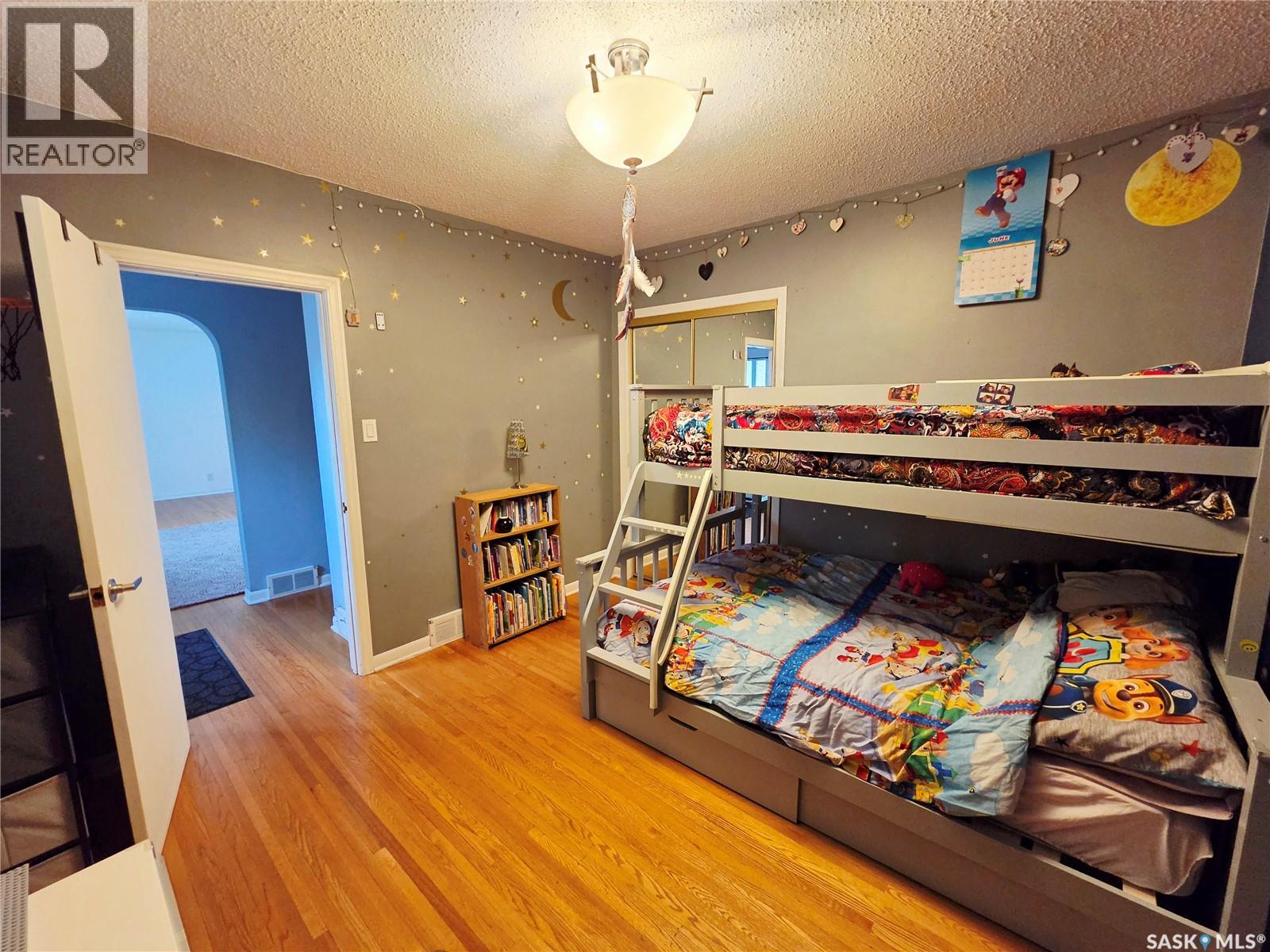 2112 York AVENUE — photo 13