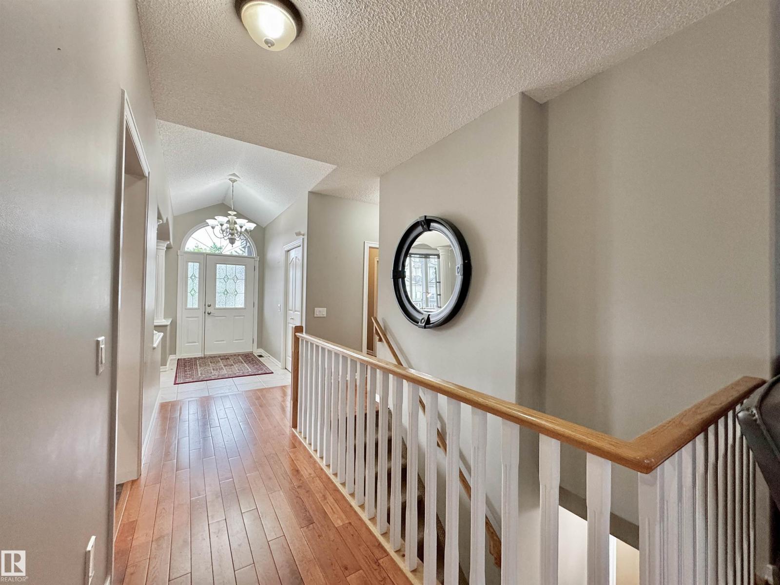 642 MEADOWVIEW CR - 18