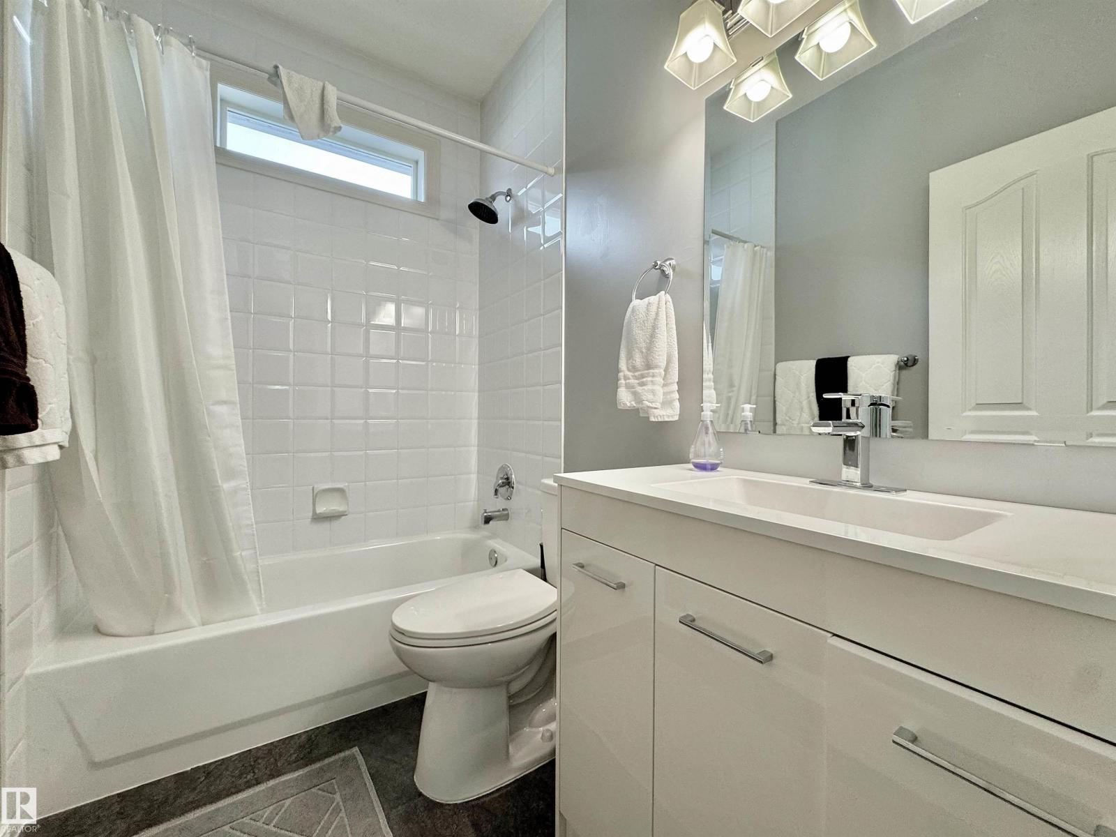 642 MEADOWVIEW CR - 28