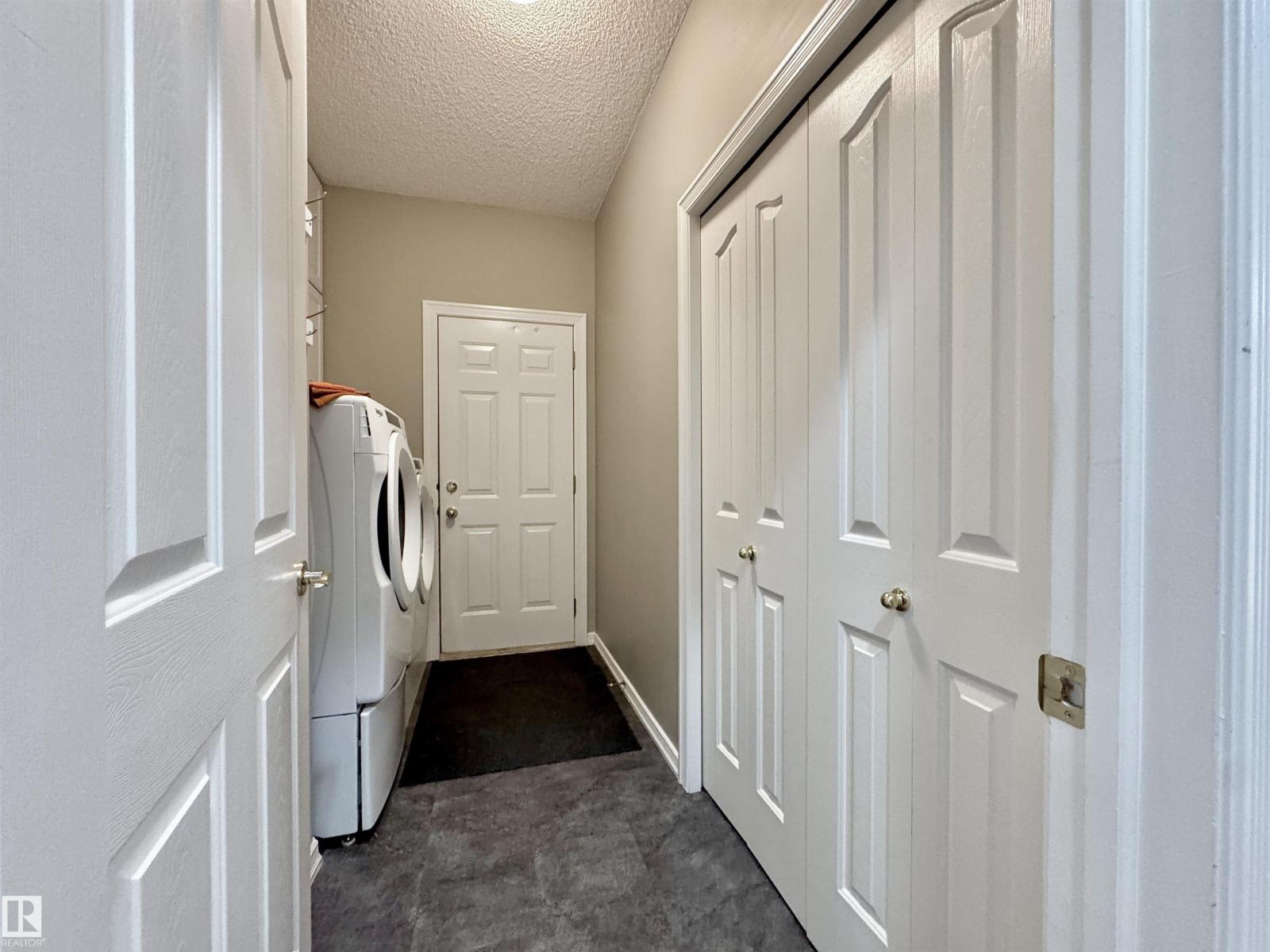 642 MEADOWVIEW CR - 29