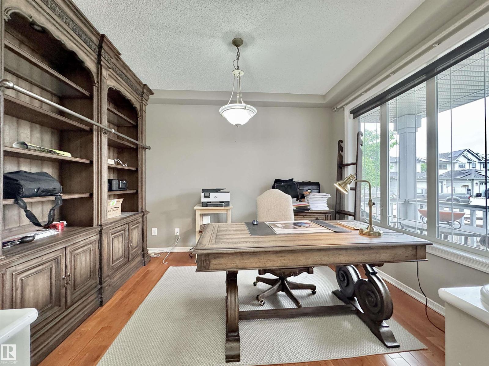 642 MEADOWVIEW CR - 4