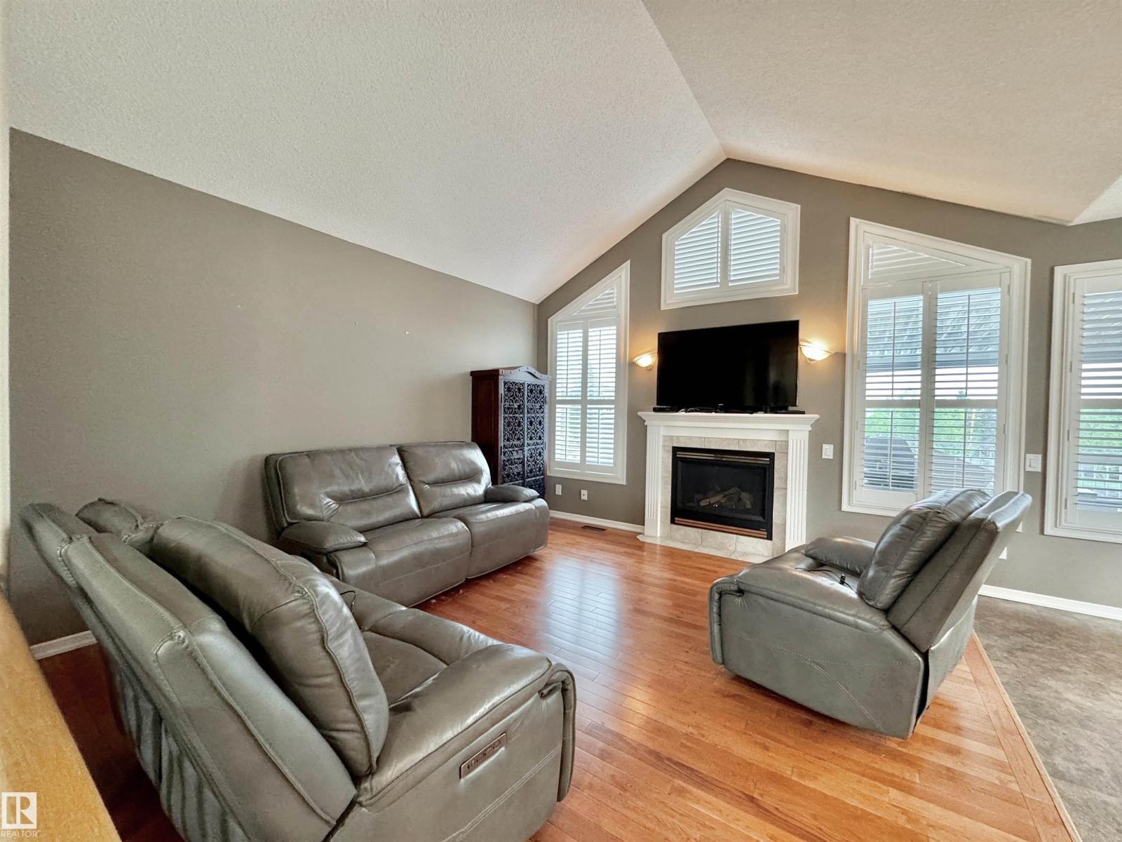 642 MEADOWVIEW CR — photo 7