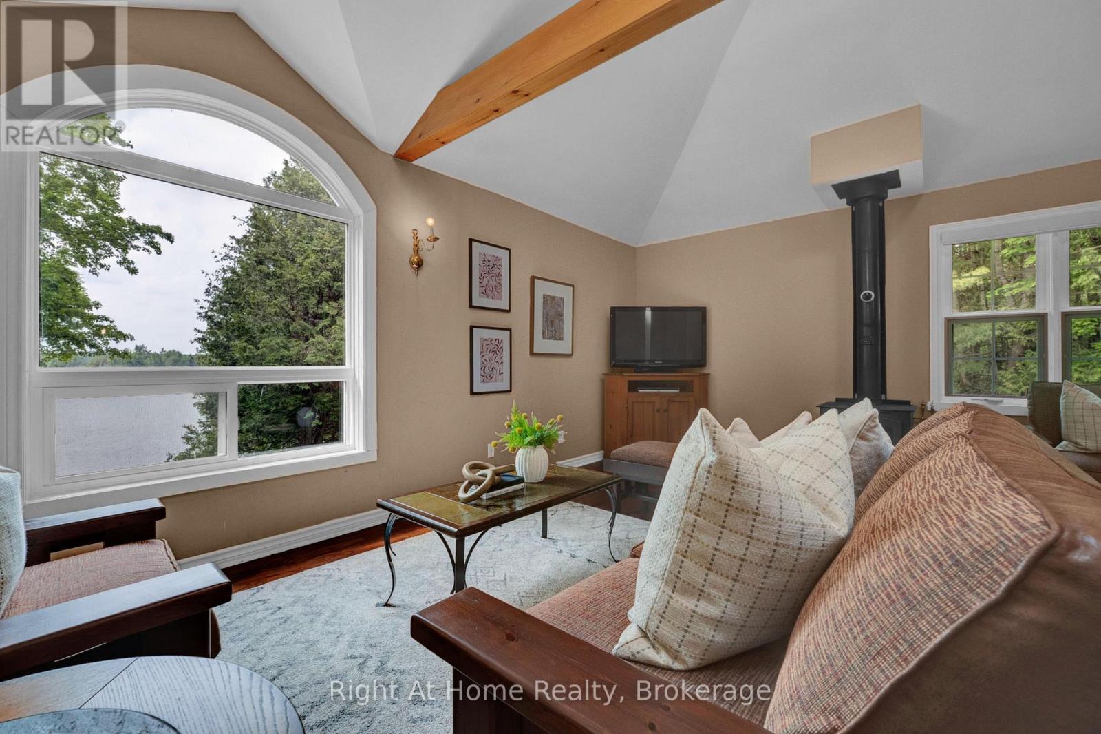 74 TALBOT ROAD - 30