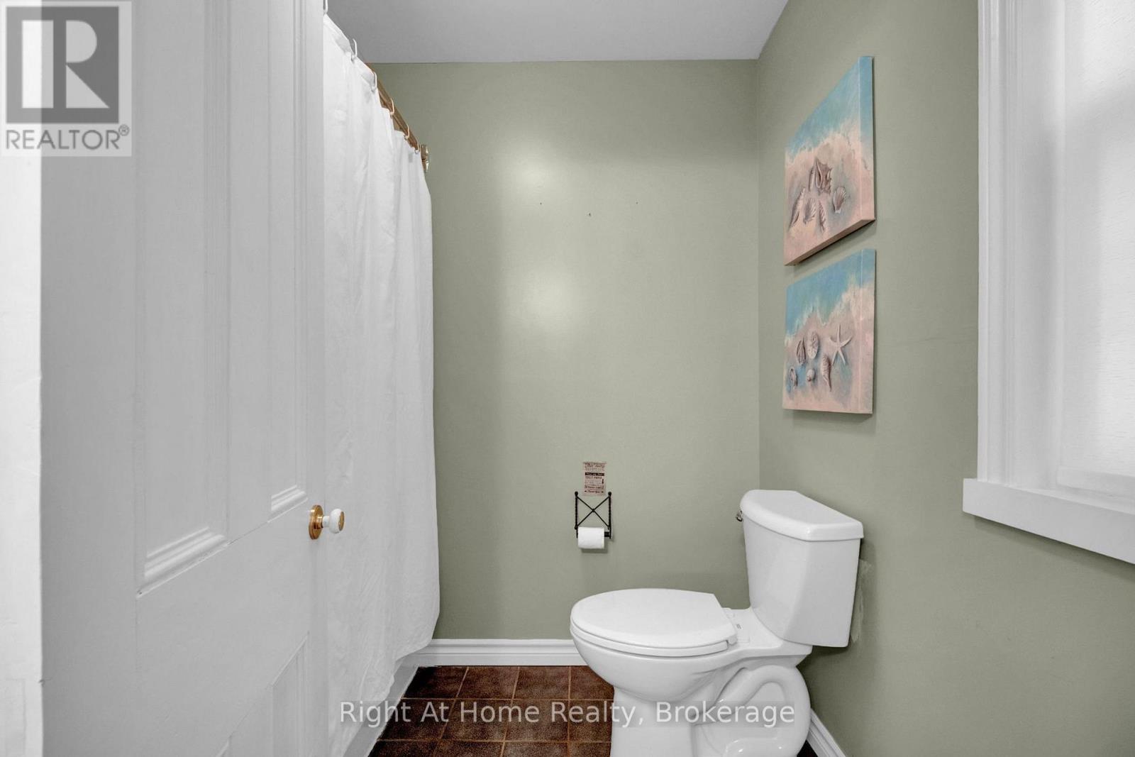 74 TALBOT ROAD - 46