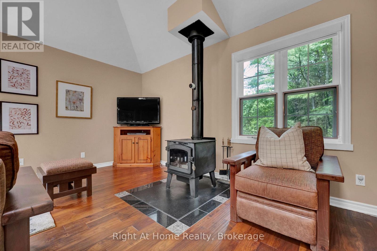 74 TALBOT ROAD - 35