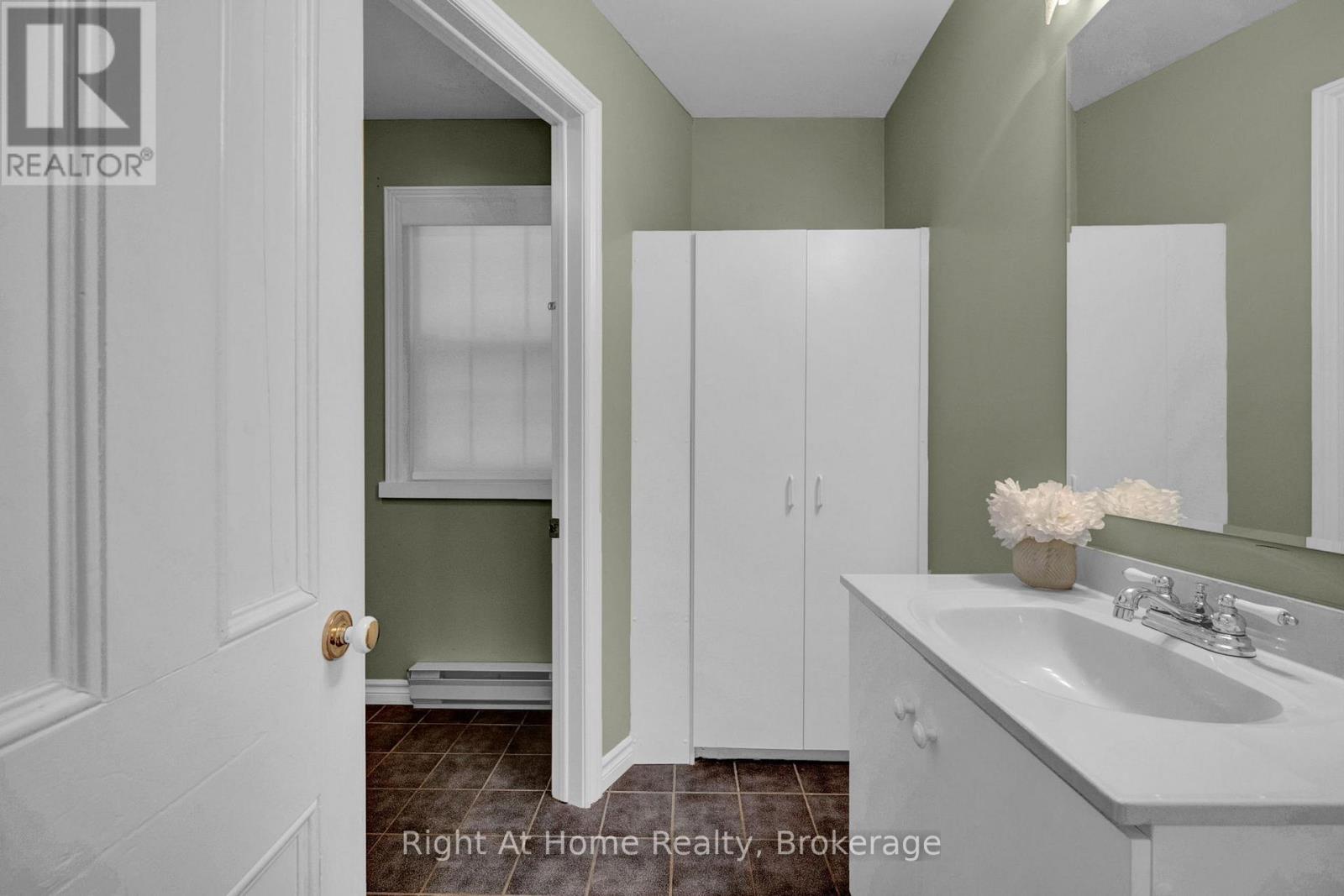 74 TALBOT ROAD - 45