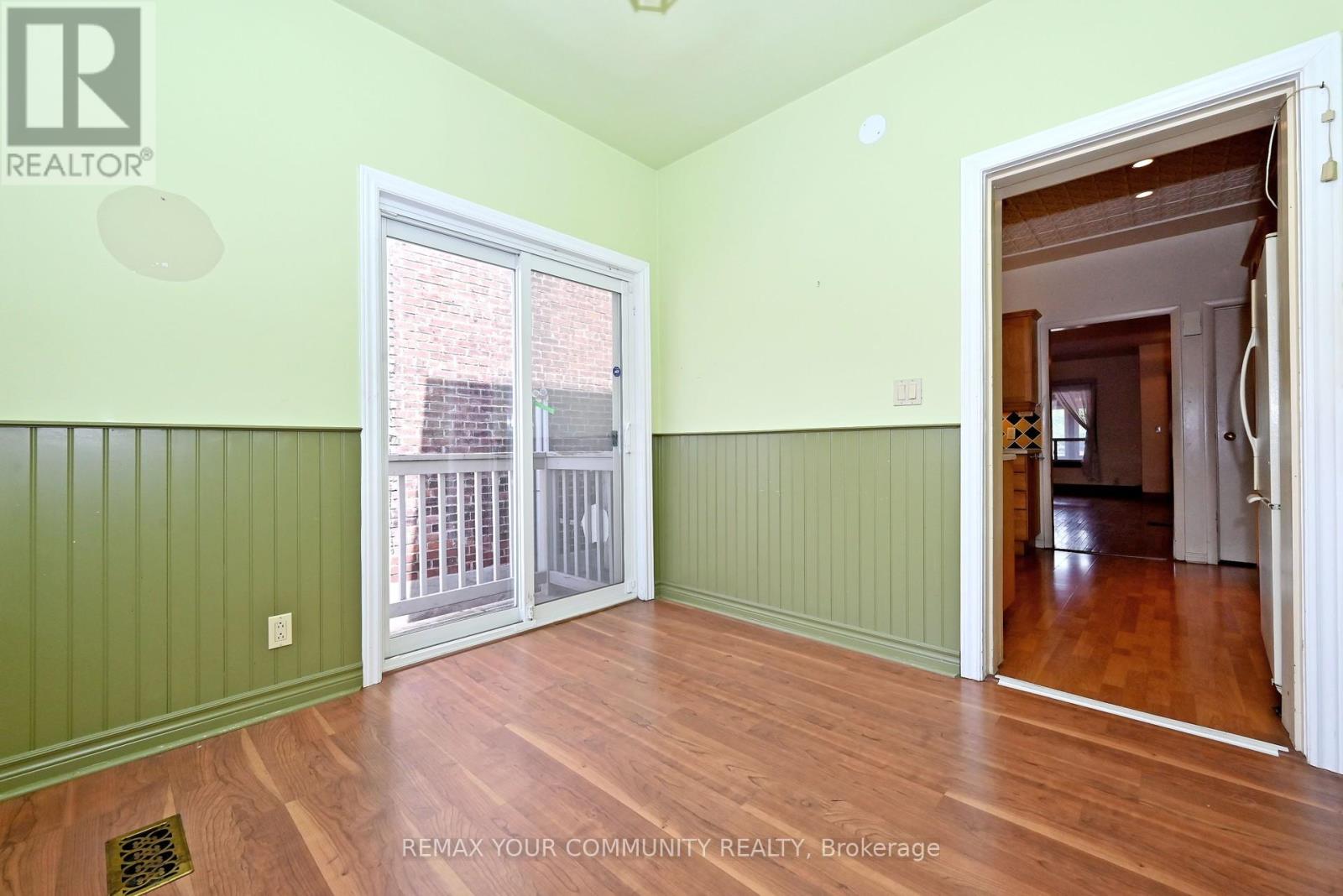 520 DUFFERIN STREET - 14