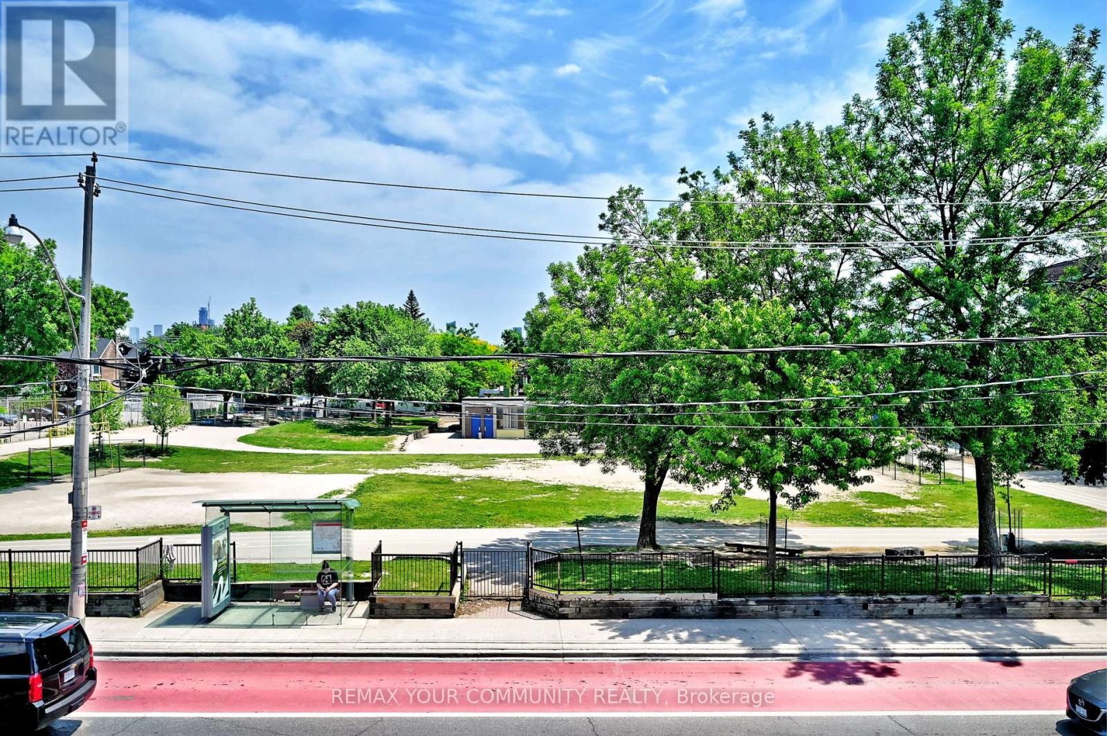 520 DUFFERIN STREET - 18