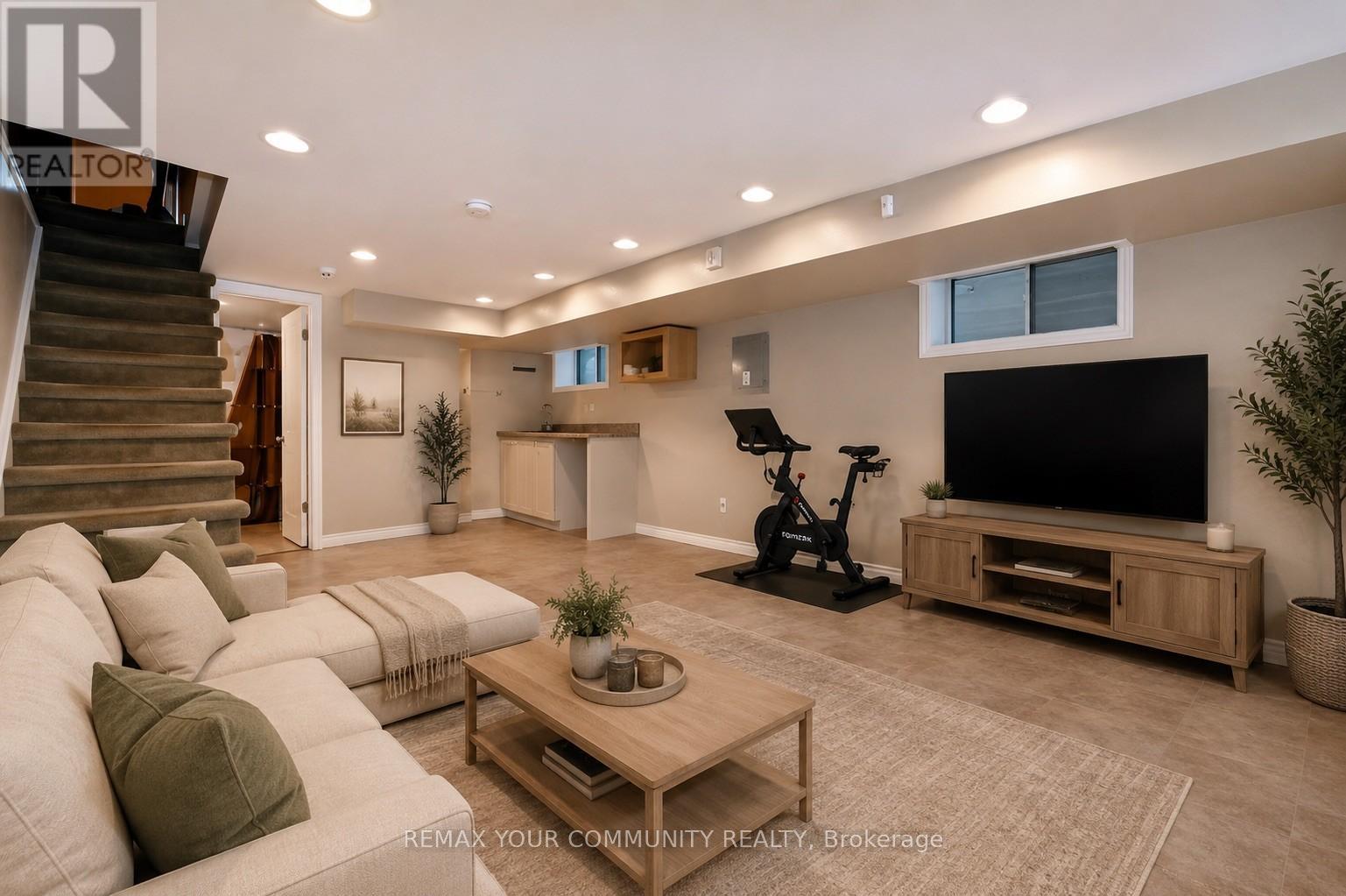 520 DUFFERIN STREET - 25