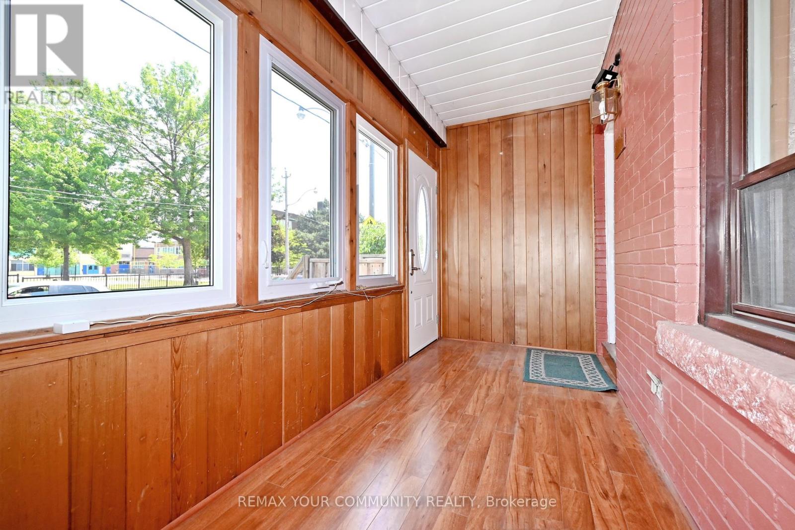 520 DUFFERIN STREET - 3