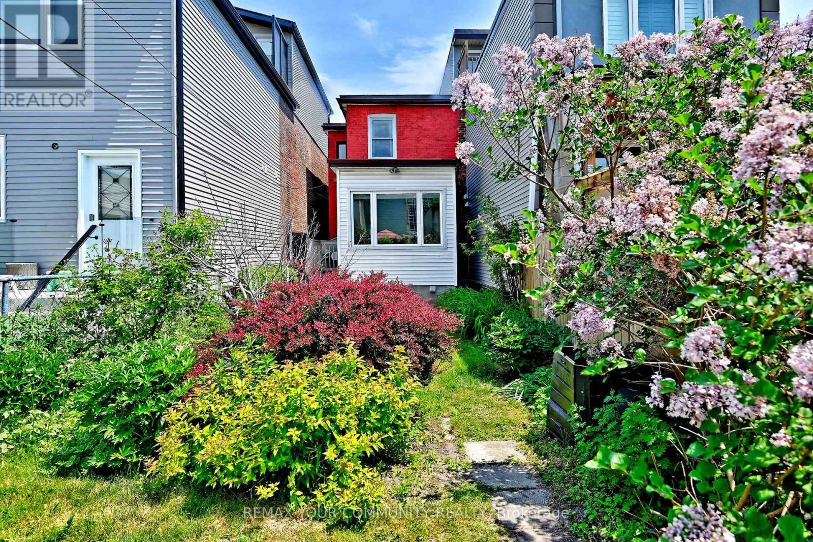 520 DUFFERIN STREET - 30