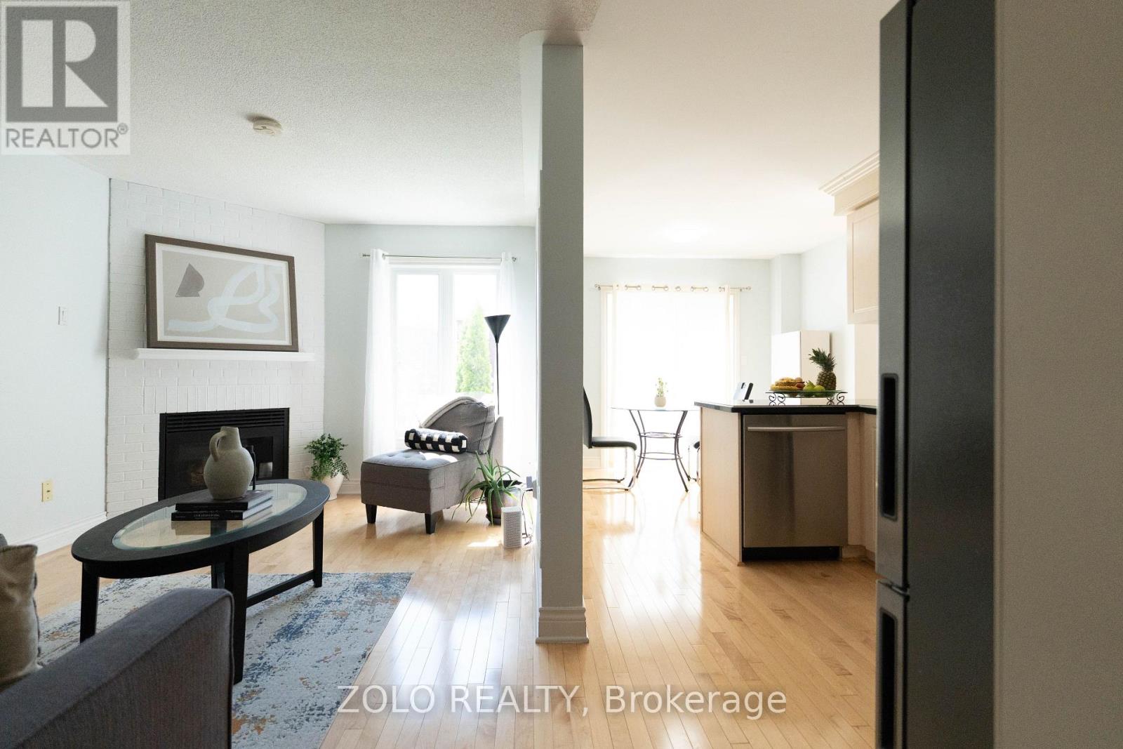 308 HOWARD CRESCENT - 15
