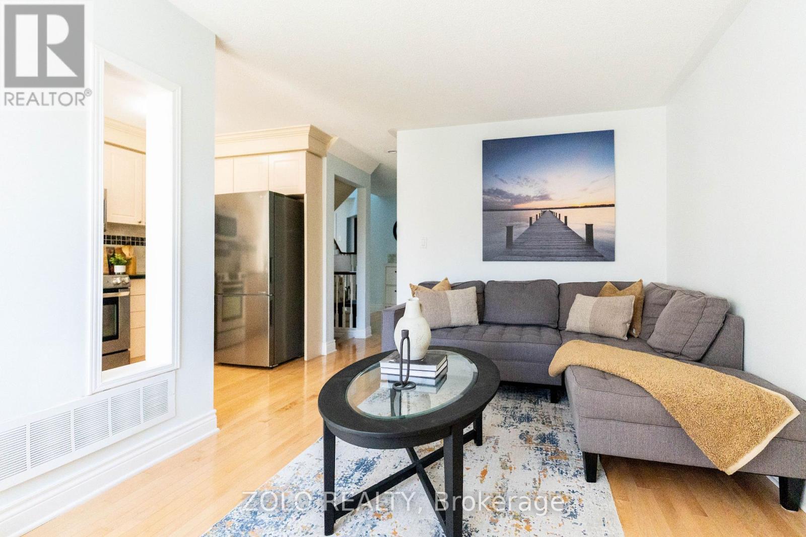 308 HOWARD CRESCENT - 17