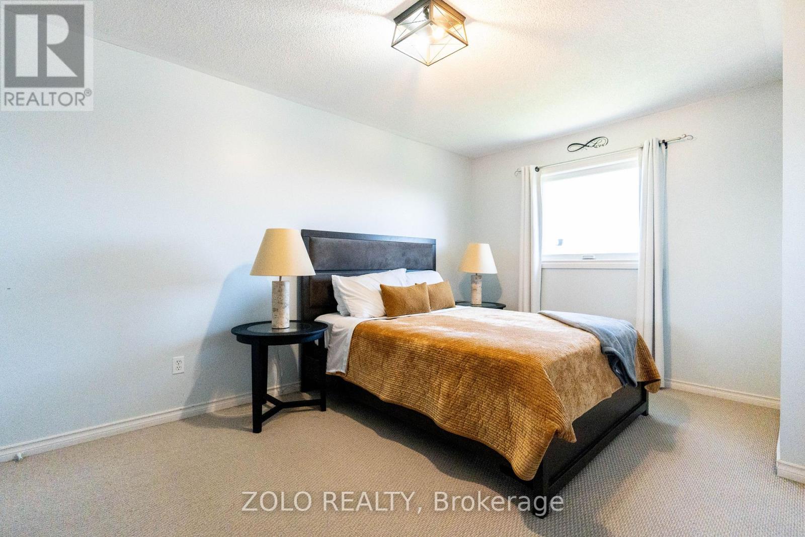 308 HOWARD CRESCENT - 24