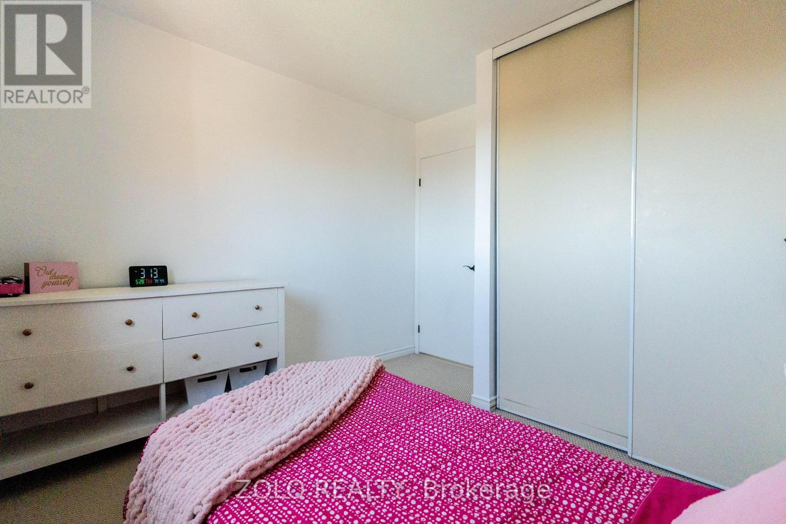 308 HOWARD CRESCENT - 30