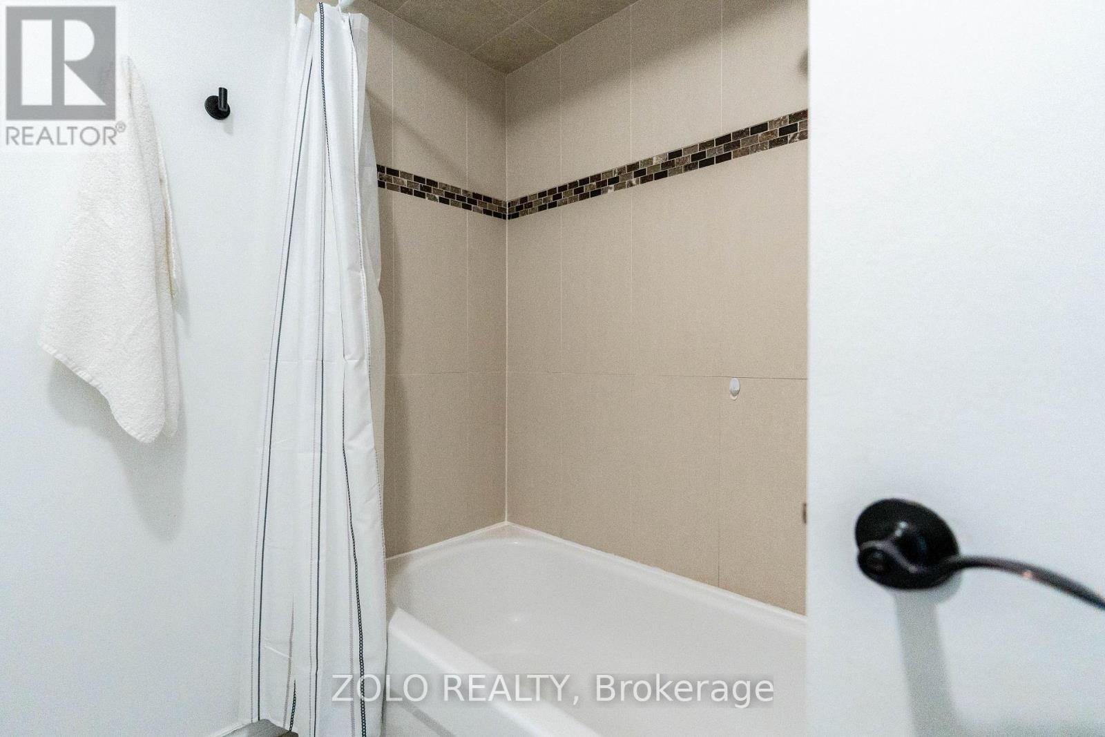 308 HOWARD CRESCENT - 27