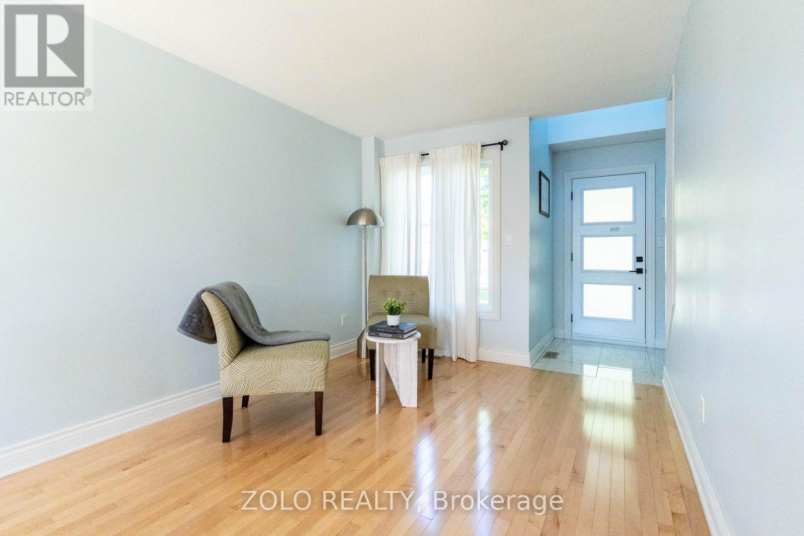 308 HOWARD CRESCENT - 7