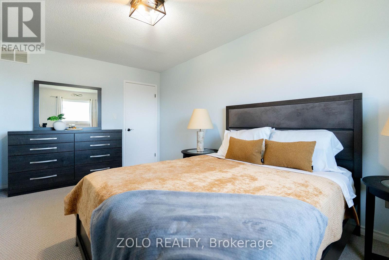 308 HOWARD CRESCENT - 23