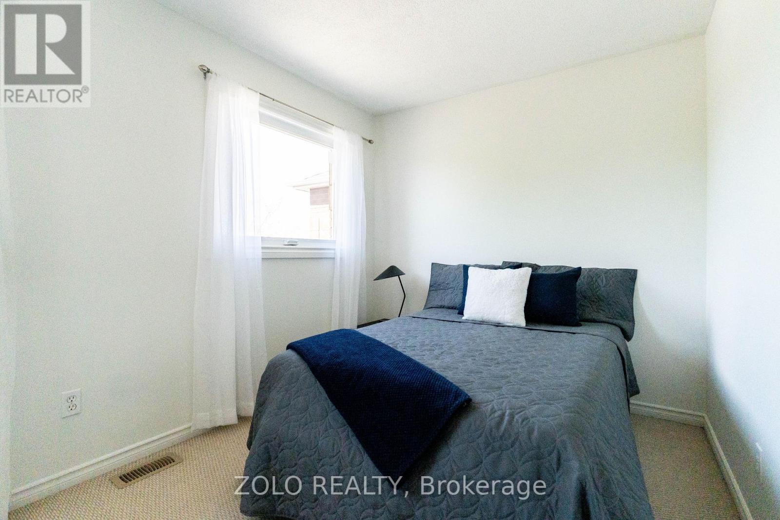 308 HOWARD CRESCENT - 29