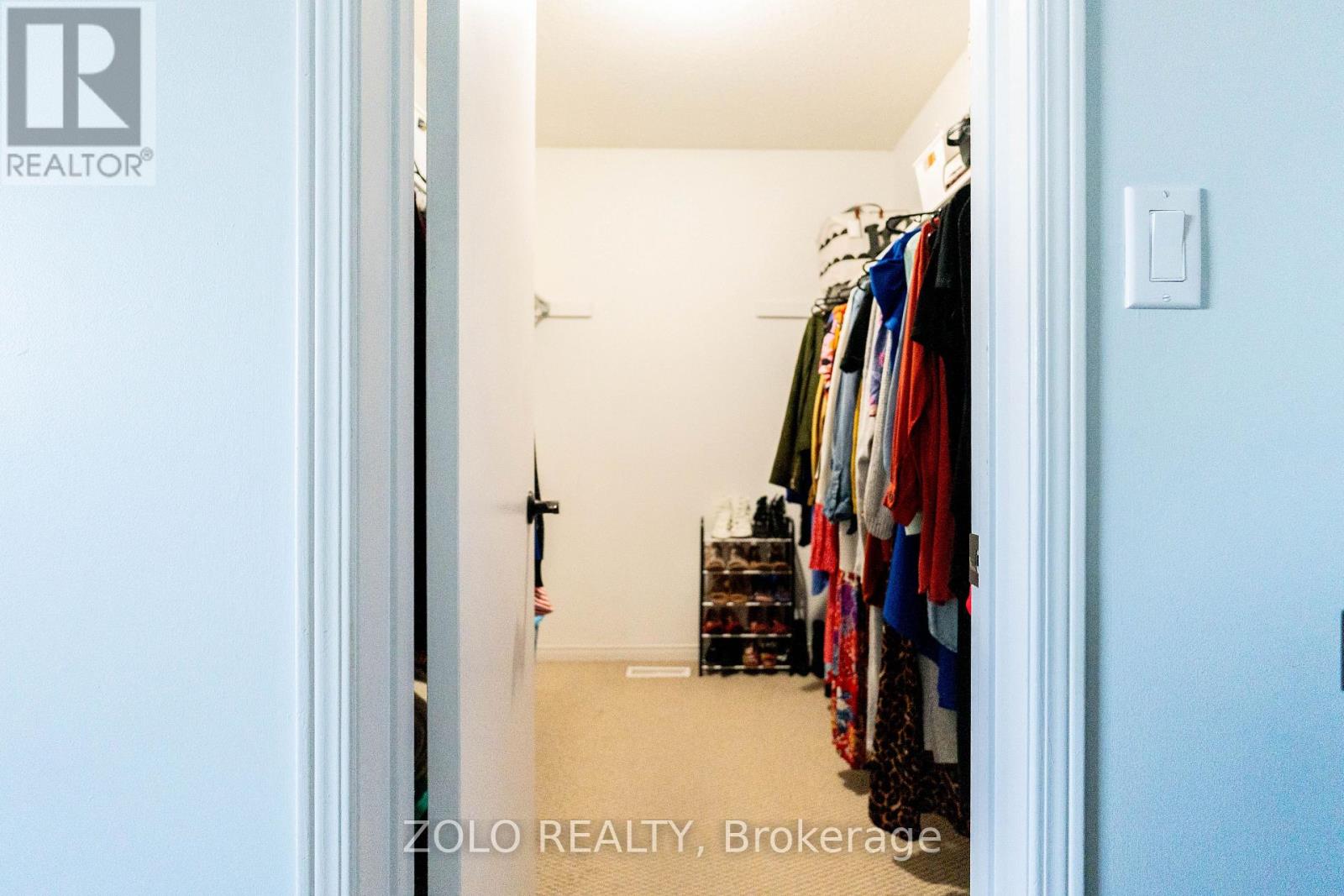 308 HOWARD CRESCENT - 25