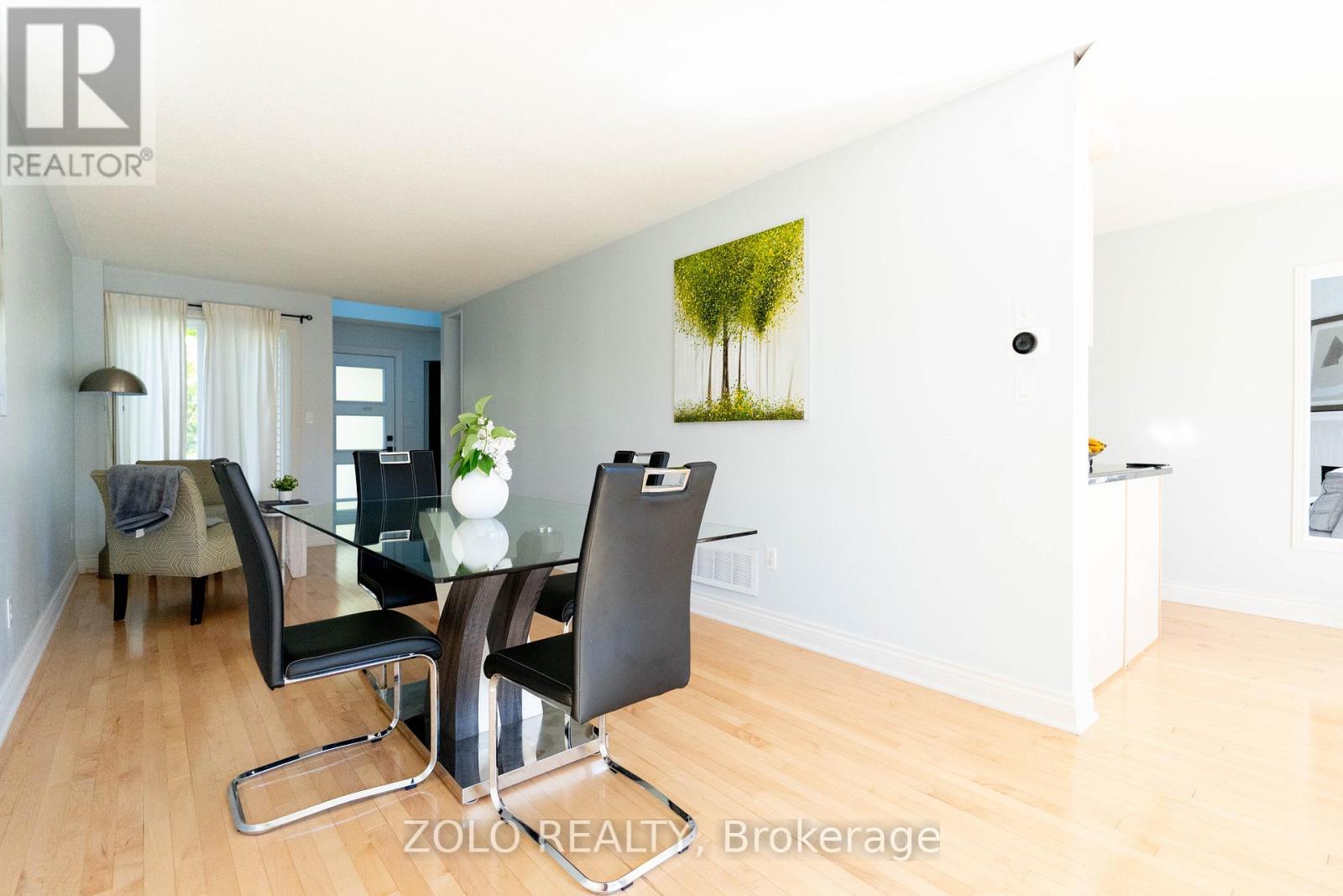 308 HOWARD CRESCENT - 9