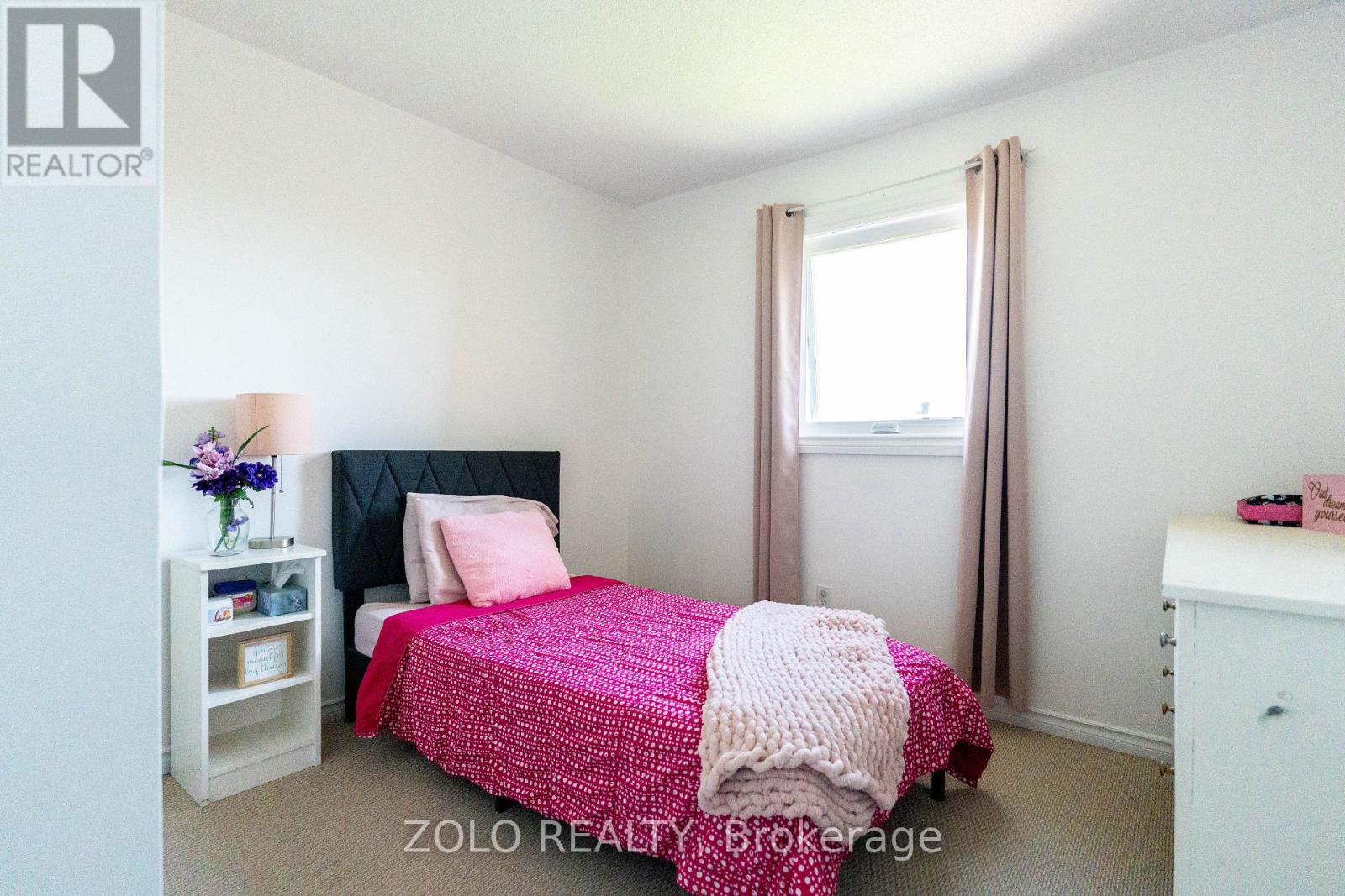 308 HOWARD CRESCENT - 31