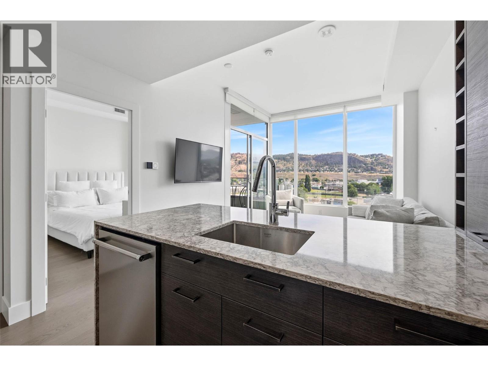 #1010 1191 SUNSET Drive - 12