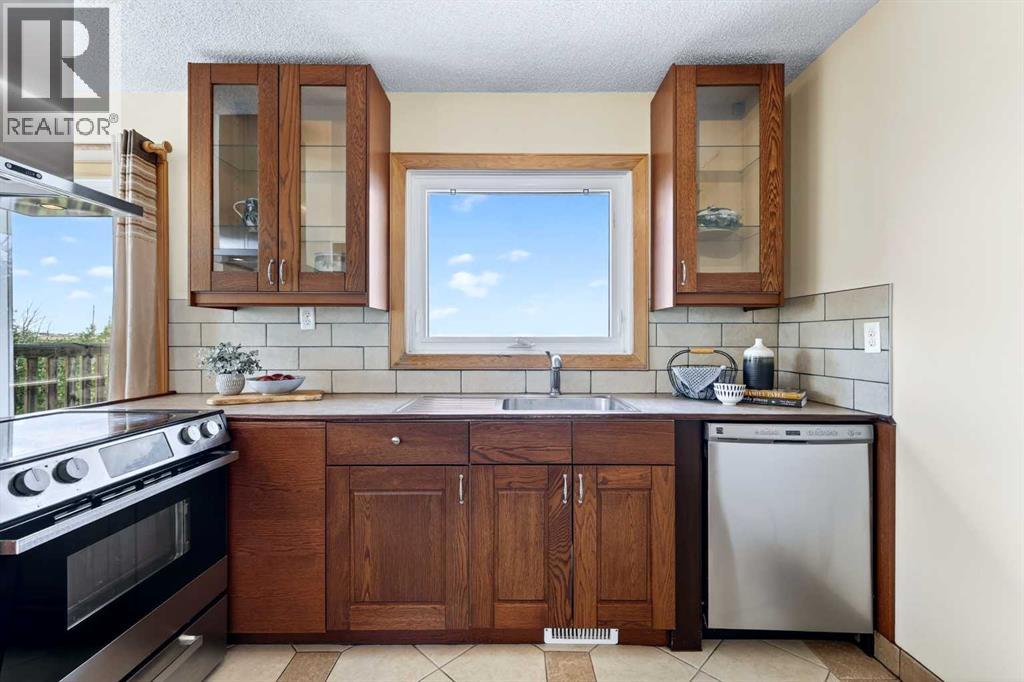 232054 Range Road 243A - 14