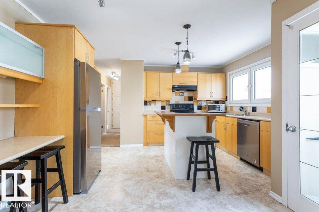 16206 79A AV NW - 11