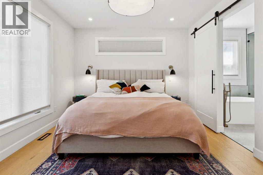 3004 Hampton Crescent SW — photo 19