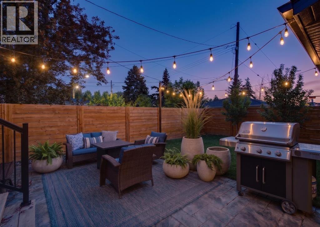 3004 Hampton Crescent SW — photo 40