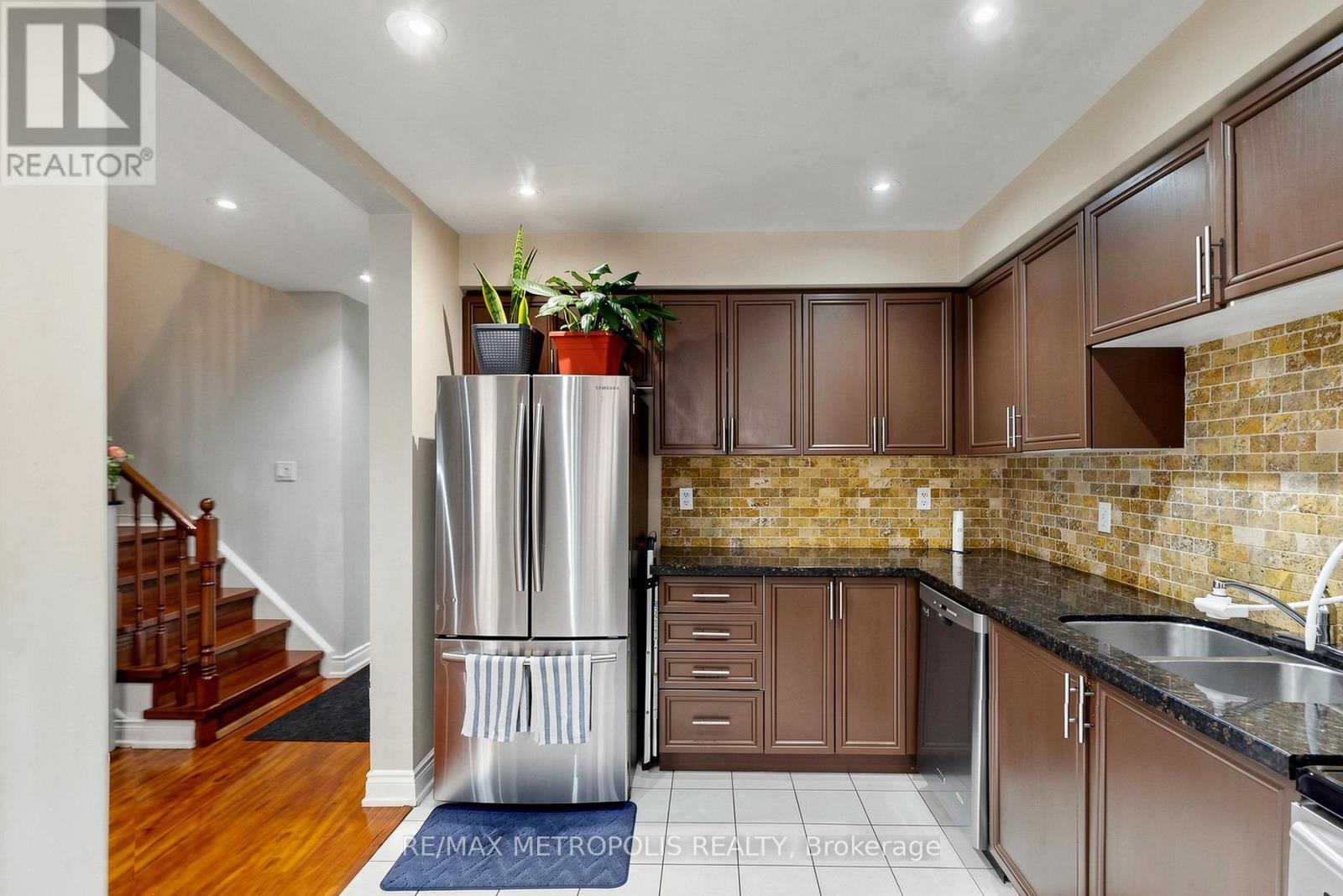 62 BRISBANE COURT - 16