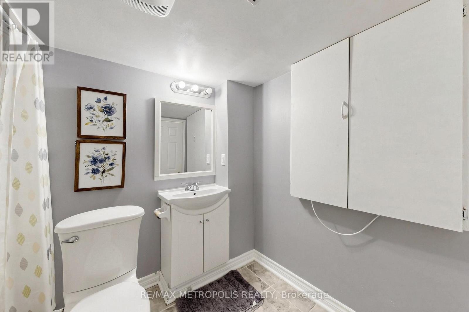 62 BRISBANE COURT - 35