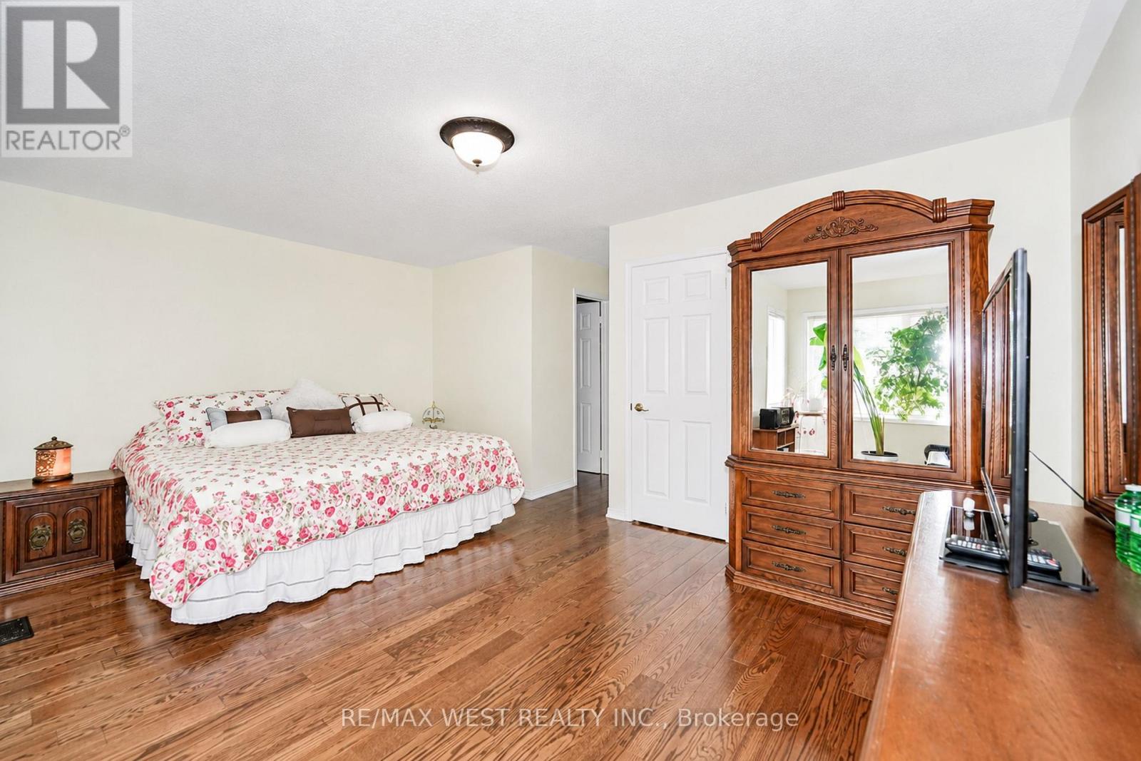 #70 77 NORMAN WESLEY WAY - 4