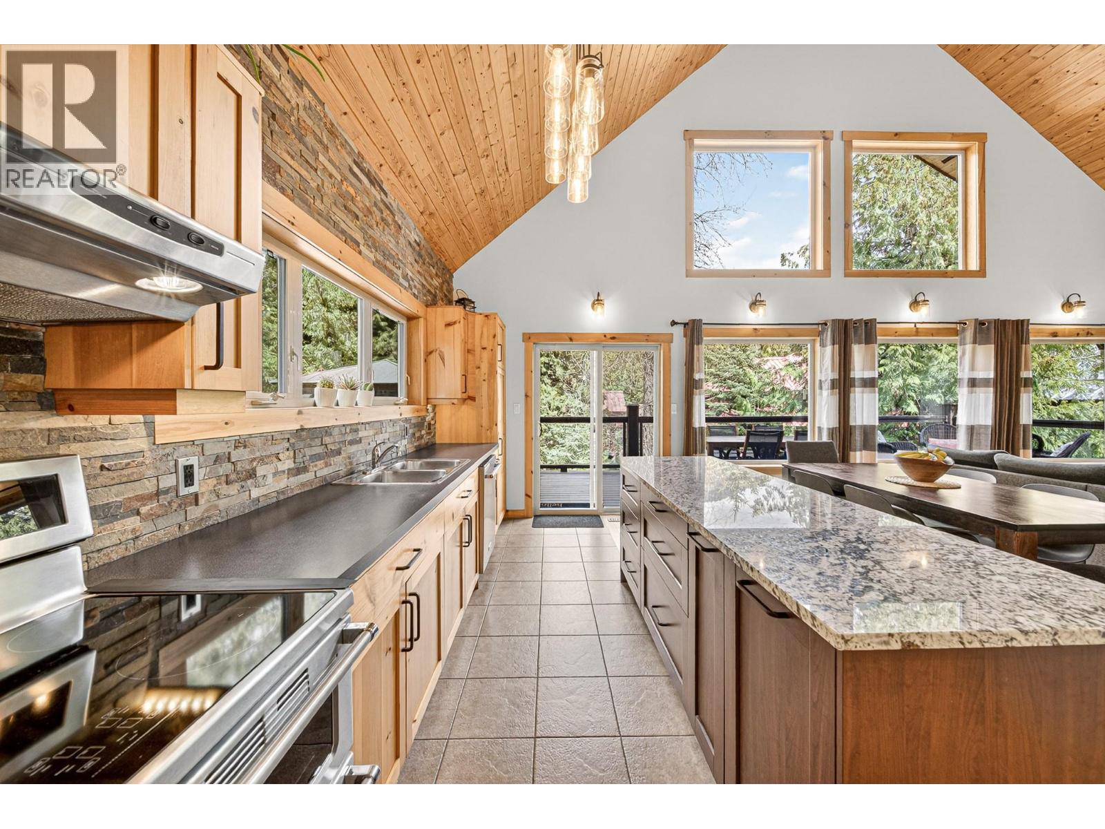19 Alpine Trail Crescent - 2