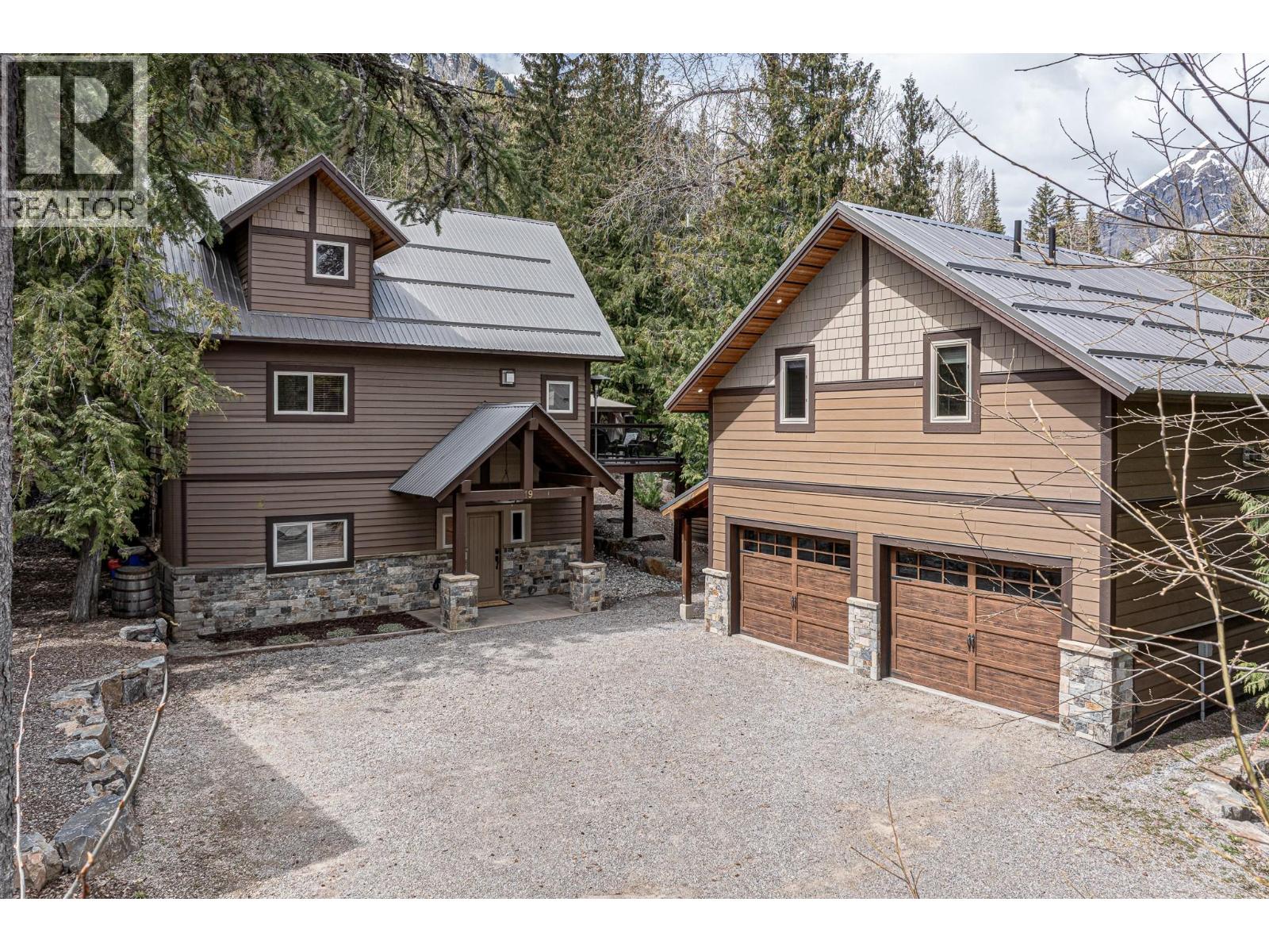 19 Alpine Trail Crescent - 1
